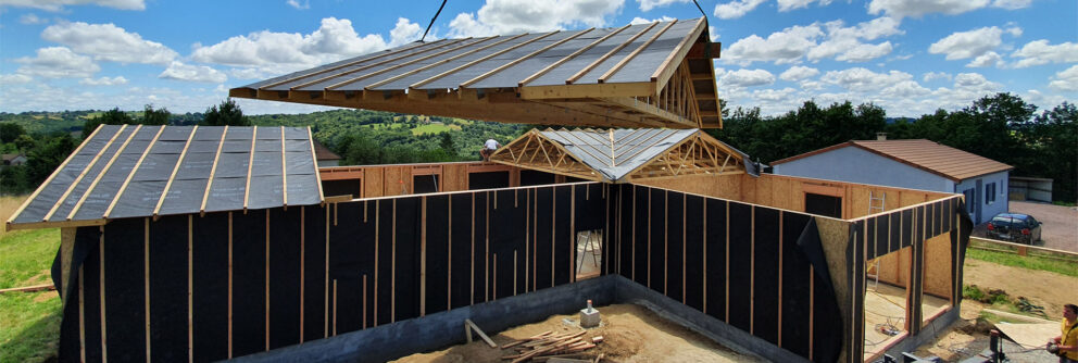 maison ossature bois en cours de construction